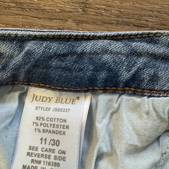 Judy Blue Boyfriend Jeans - Picture 4 of 6